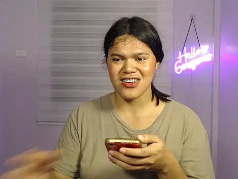 Snapshot of Miss_Ivanawolf chatting on 03/02/25, 12:43 Miss Ivanawolf online show from 03/02/25, 12:43