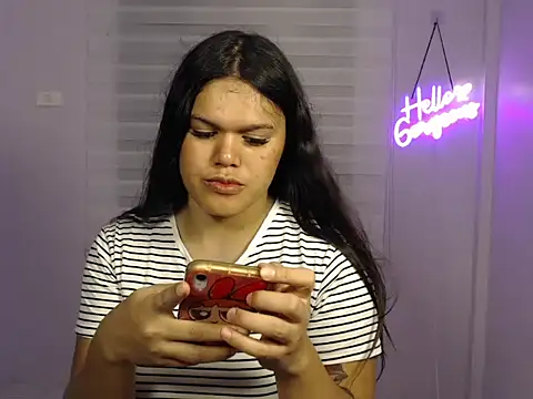 Snapshot of Miss_Ivanawolf chatting on 03/03/25, 10:06 Miss Ivanawolf online show from 03/03/25, 10:06