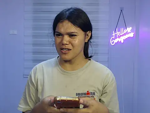 Snapshot of Miss_Ivanawolf chatting on 03/04/25, 12:44 Miss Ivanawolf online show from 03/04/25, 12:44