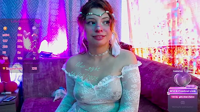 Snapshot of lilac_night33 chatting on 02/17/25, 06:15 lilac night33 online show from 02/17/25, 06:15
