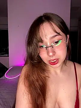 tsuki chan on online show from 09/15/25, 02:11