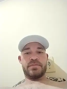 Snapshot of dottado05 chatting on 11/08/25, 04:07 dottado05 online show from 11/08/25, 04:07