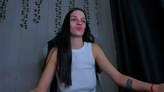 KarlaSim online show from 10/31/25, 08:43