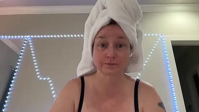 Vivian MayXxX online show from 09/24/25, 05:16