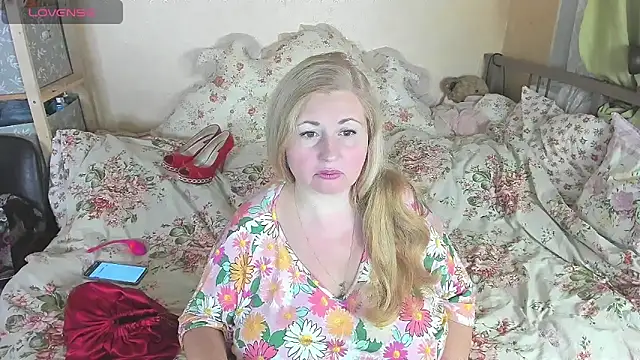 BustyDonnaSexyy online show from 02/25/26, 05:00