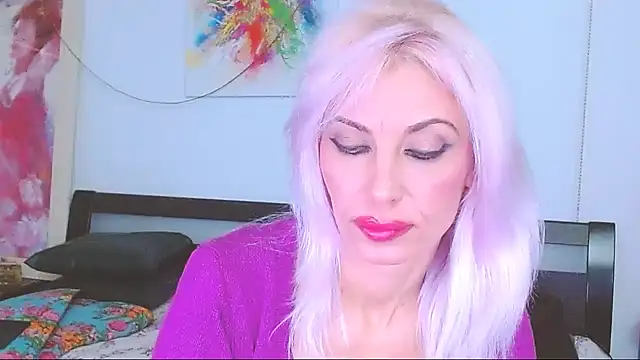 Snapshot of HoneyLara chatting on 02/03/25, 08:13 HoneyLara online show from 02/03/25, 08:13