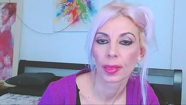 Snapshot of HoneyLara chatting on 02/04/25, 02:07 HoneyLara online show from 02/04/25, 02:07