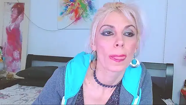 Snapshot of HoneyLara chatting on 02/05/25, 04:48 HoneyLara online show from 02/05/25, 04:48