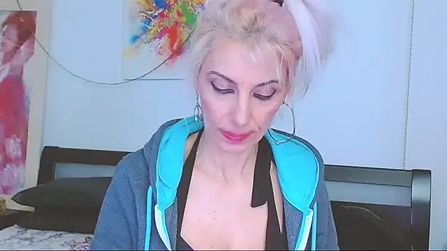 Snapshot of HoneyLara chatting on 02/08/25, 05:40 HoneyLara online show from 02/08/25, 05:40