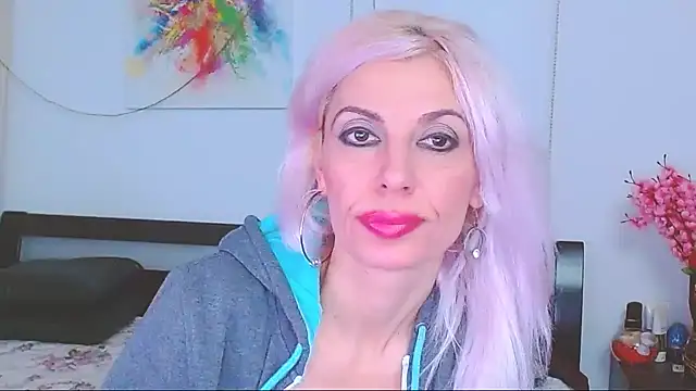 Snapshot of HoneyLara chatting on 02/09/25, 06:11 HoneyLara online show from 02/09/25, 06:11