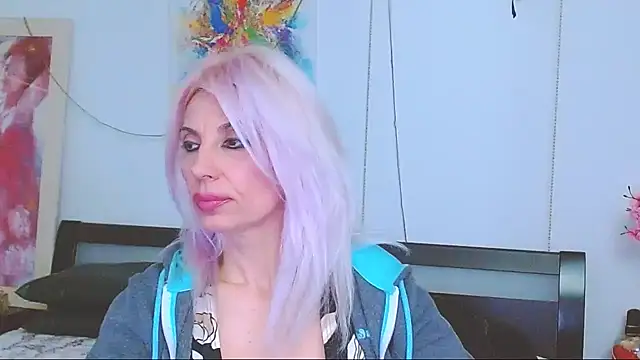 Snapshot of HoneyLara chatting on 02/12/25, 04:54 HoneyLara online show from 02/12/25, 04:54
