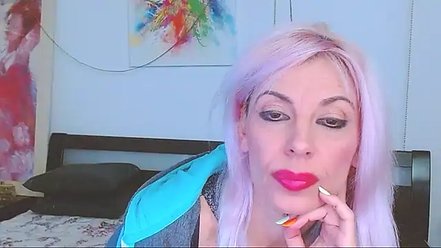 Snapshot of HoneyLara chatting on 02/13/25, 02:23 HoneyLara online show from 02/13/25, 02:23