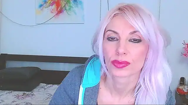 Snapshot of HoneyLara chatting on 02/13/25, 05:26 HoneyLara online show from 02/13/25, 05:26