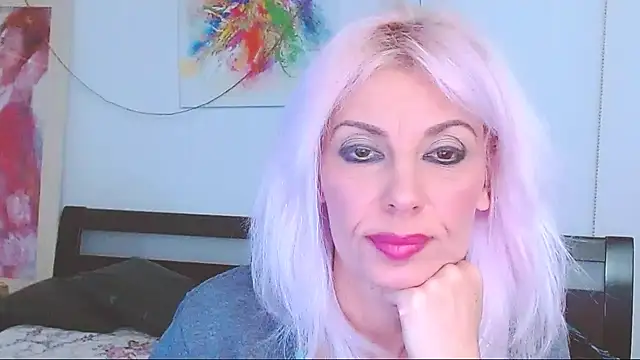 Snapshot of HoneyLara chatting on 02/19/25, 08:20 HoneyLara online show from 02/19/25, 08:20