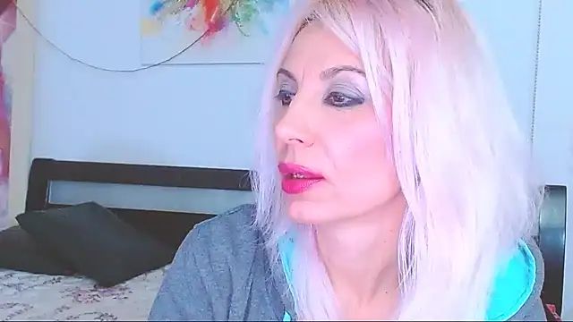Snapshot of HoneyLara chatting on 02/22/25, 03:12 HoneyLara online show from 02/22/25, 03:12