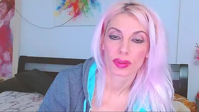 Snapshot of HoneyLara chatting on 02/23/25, 02:18 HoneyLara online show from 02/23/25, 02:18