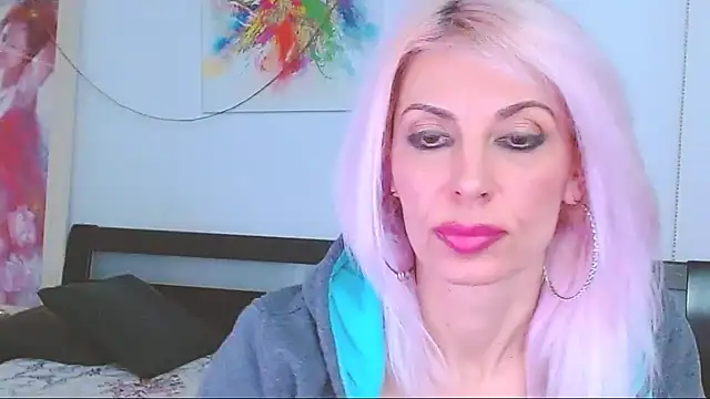 Snapshot of HoneyLara chatting on 02/28/25, 06:54 HoneyLara online show from 02/28/25, 06:54