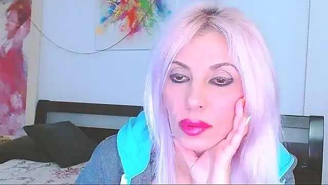 Snapshot of HoneyLara chatting on 03/01/25, 09:04 HoneyLara online show from 03/01/25, 09:04