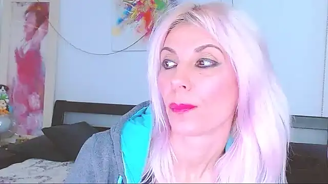 Snapshot of HoneyLara chatting on 03/03/25, 10:52 HoneyLara online show from 03/03/25, 10:52