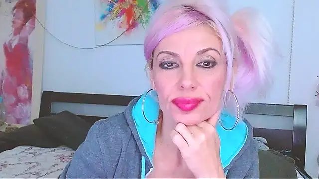 Snapshot of HoneyLara chatting on 03/06/25, 04:08 HoneyLara online show from 03/06/25, 04:08