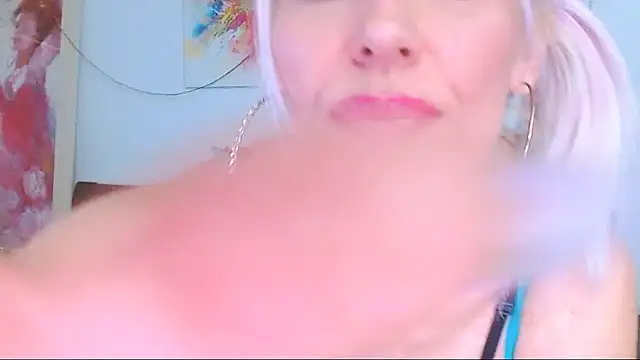 Snapshot of HoneyLara chatting on 03/09/25, 08:18 HoneyLara online show from 03/09/25, 08:18