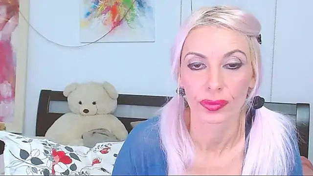 Snapshot of HoneyLara chatting on 10/06/25, 08:50 HoneyLara online show from 10/06/25, 08:50