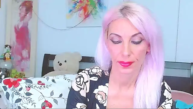 Snapshot of HoneyLara chatting on 10/09/25, 08:18 HoneyLara online show from 10/09/25, 08:18