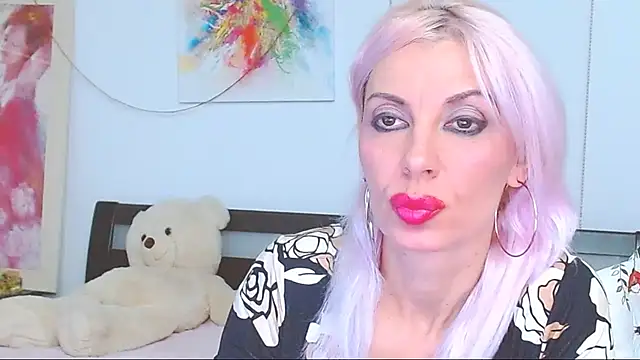 Snapshot of HoneyLara chatting on 10/10/25, 08:52 HoneyLara online show from 10/10/25, 08:52