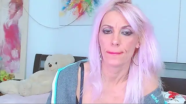 Snapshot of HoneyLara chatting on 10/12/25, 07:13 HoneyLara online show from 10/12/25, 07:13
