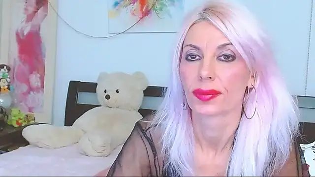 Snapshot of HoneyLara chatting on 10/14/25, 09:26 HoneyLara online show from 10/14/25, 09:26