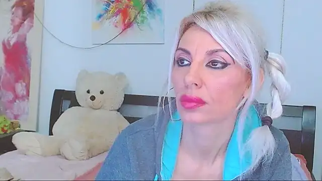 HoneyLara online show from 03/03/26, 08:15