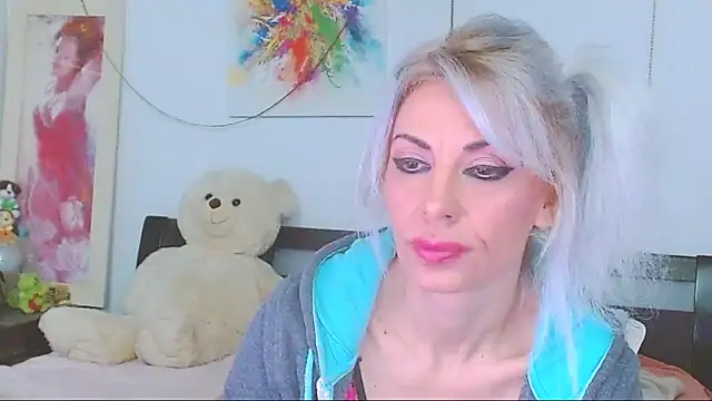 HoneyLara online show from 03/08/26, 10:13