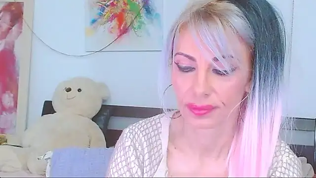 HoneyLara online show from 03/15/26, 08:37