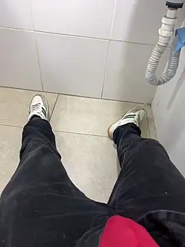 stuard-19 online show from 10/29/25, 03:42