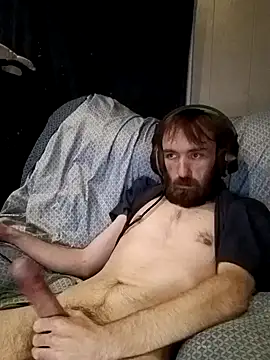 Snapshot of ShadowyTube chatting on 03/05/25, 05:18 ShadowyTube online show from 03/05/25, 05:18