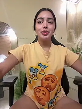 HotstuffCherrySummer online show from 04/18/26, 11:03