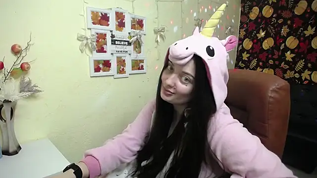 MilanaPrice online show from 12/01/25, 07:19