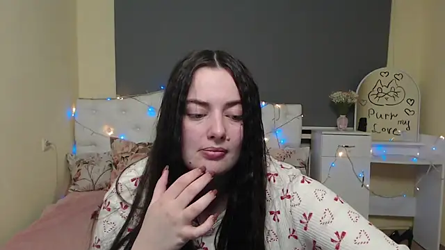 MilanaPrice online show from 02/17/26, 07:53