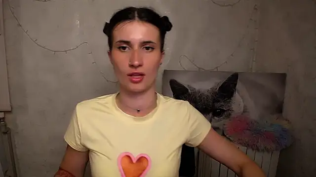 Snapshot of MaryEm976 chatting on 05/20/26, 10:21 MaryEm976 online show from 05/20/26, 10:21