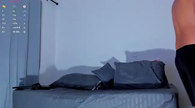 Cloudy pigDude online show from 12/31/24, 05:44