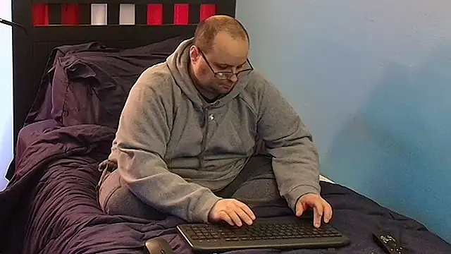 lefty15242 online show from 02/11/25, 04:46