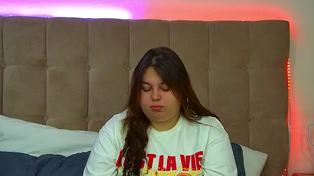 LillianKim online show from 09/18/25, 06:32