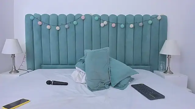 Snapshot of marianaaguii chatting on 01/22/25, 12:27 marianaaguii online show from 01/22/25, 12:27