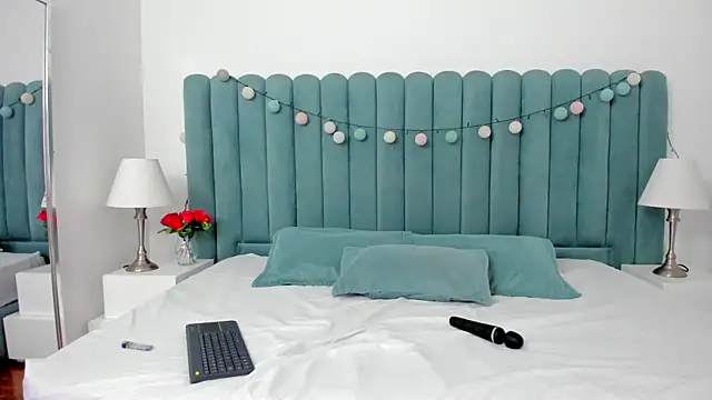 Snapshot of marianaaguii chatting on 02/19/25, 11:49 marianaaguii online show from 02/19/25, 11:49