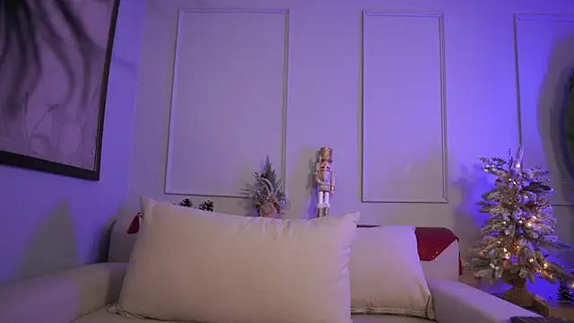 Snapshot of Lauraxx69 chatting on 12/28/24, 08:26 Lauraxx69 online show from 12/28/24, 08:26