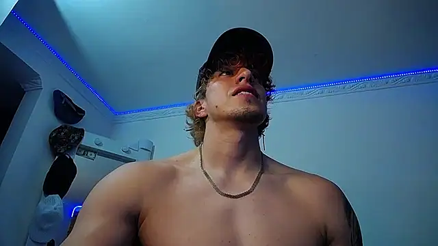 Snapshot of strongboy_ chatting on 03/14/25, 05:05 strongboy online show from 03/14/25, 05:05