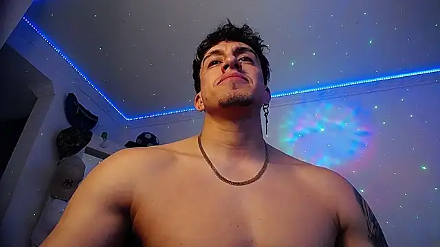 Snapshot of strongboy_ chatting on 11/05/25, 07:03 strongboy online show from 11/05/25, 07:03