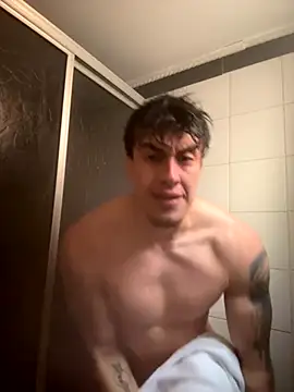 Snapshot of strongboy_ chatting on 12/01/25, 01:38 strongboy online show from 12/01/25, 01:38