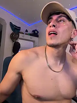 Snapshot of strongboy_ chatting on 12/05/25, 08:05 strongboy online show from 12/05/25, 08:05