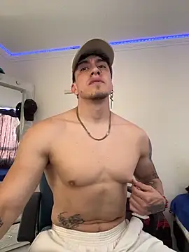 Snapshot of strongboy_ chatting on 02/12/26, 06:14 strongboy online show from 02/12/26, 06:14